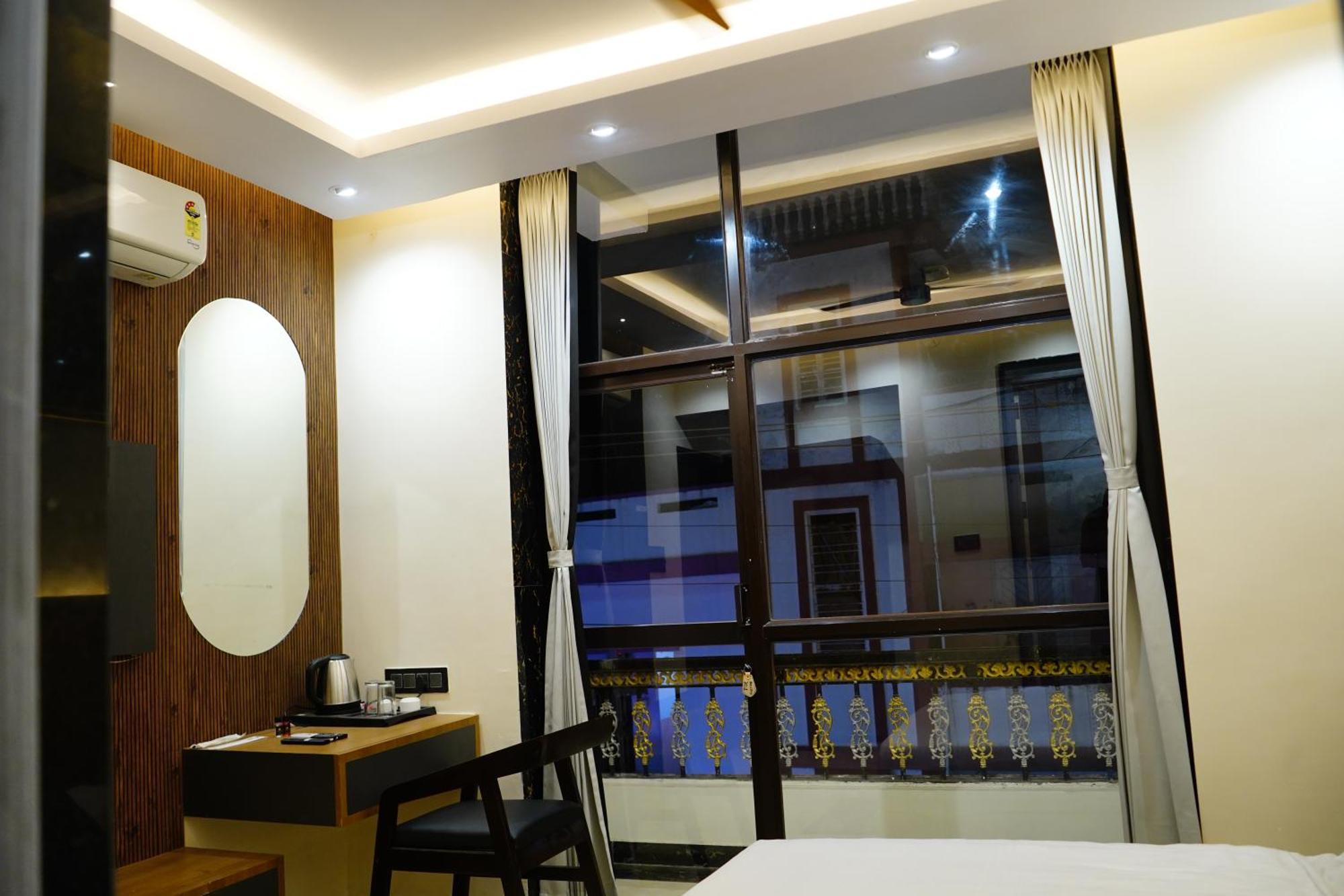 Hotel Shakuntla Palace - 400 Meters Away From Vishnu Pad Temple 7 Mins Walk Gaya Exterior photo
