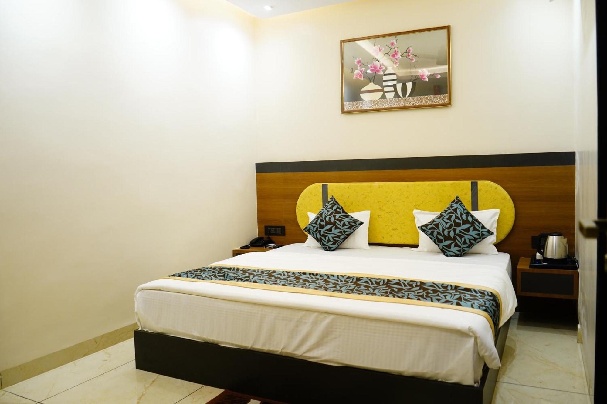 Hotel Shakuntla Palace - 400 Meters Away From Vishnu Pad Temple 7 Mins Walk Gaya Exterior photo